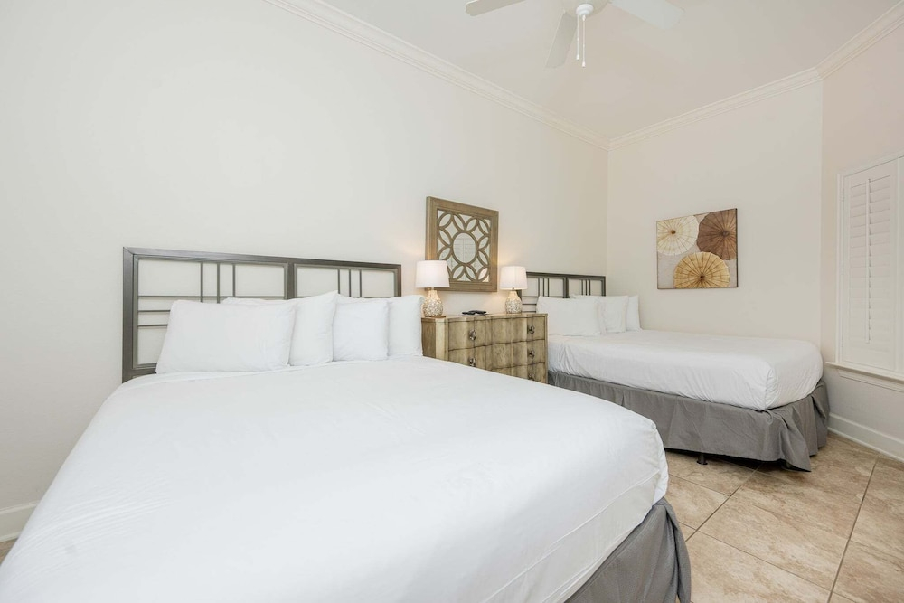 The Oasis 1710 Formerly Phoenix West Ii 1710 3 Bedroom Condo