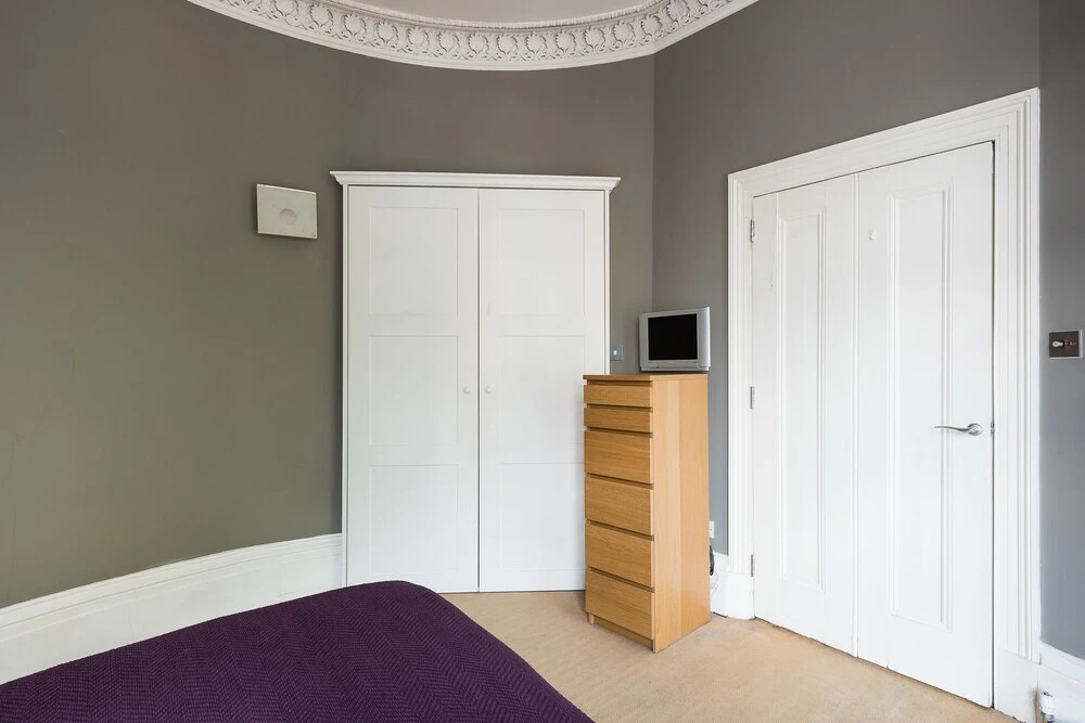 Spacious Period Property Next To Westfield