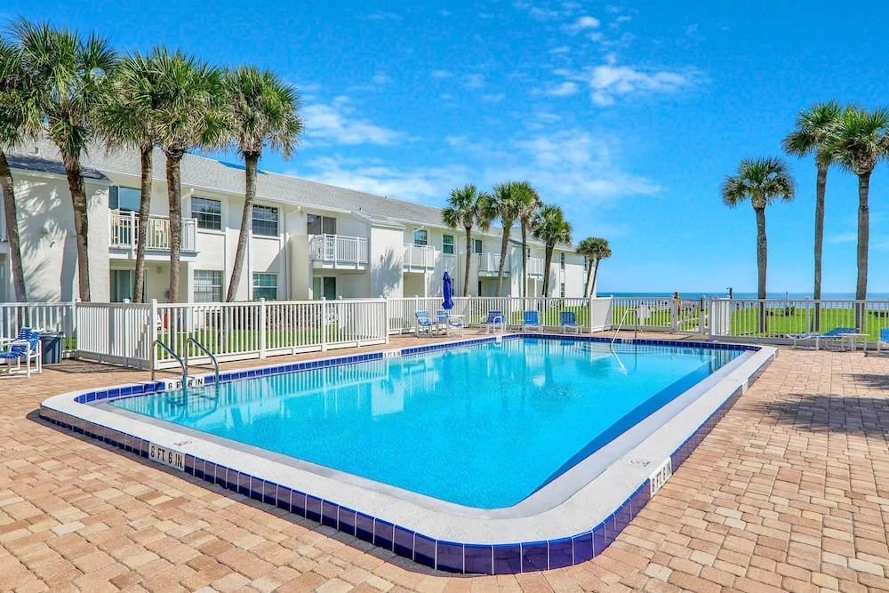 Colony Beach Club