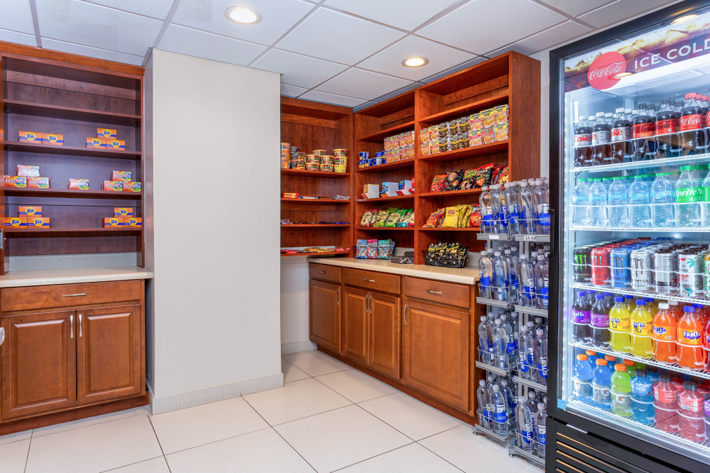 Holiday Inn Express & Suites Lantana by IHG