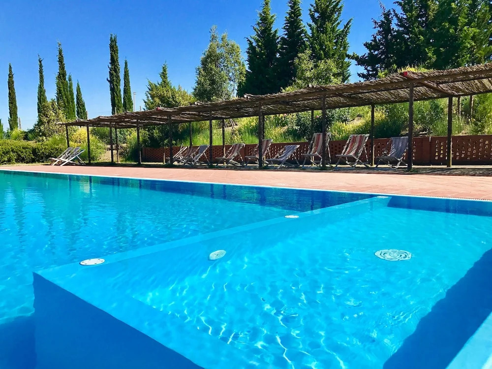 Splendid Villa in Montespertoli With Swimming Pool, Garden
