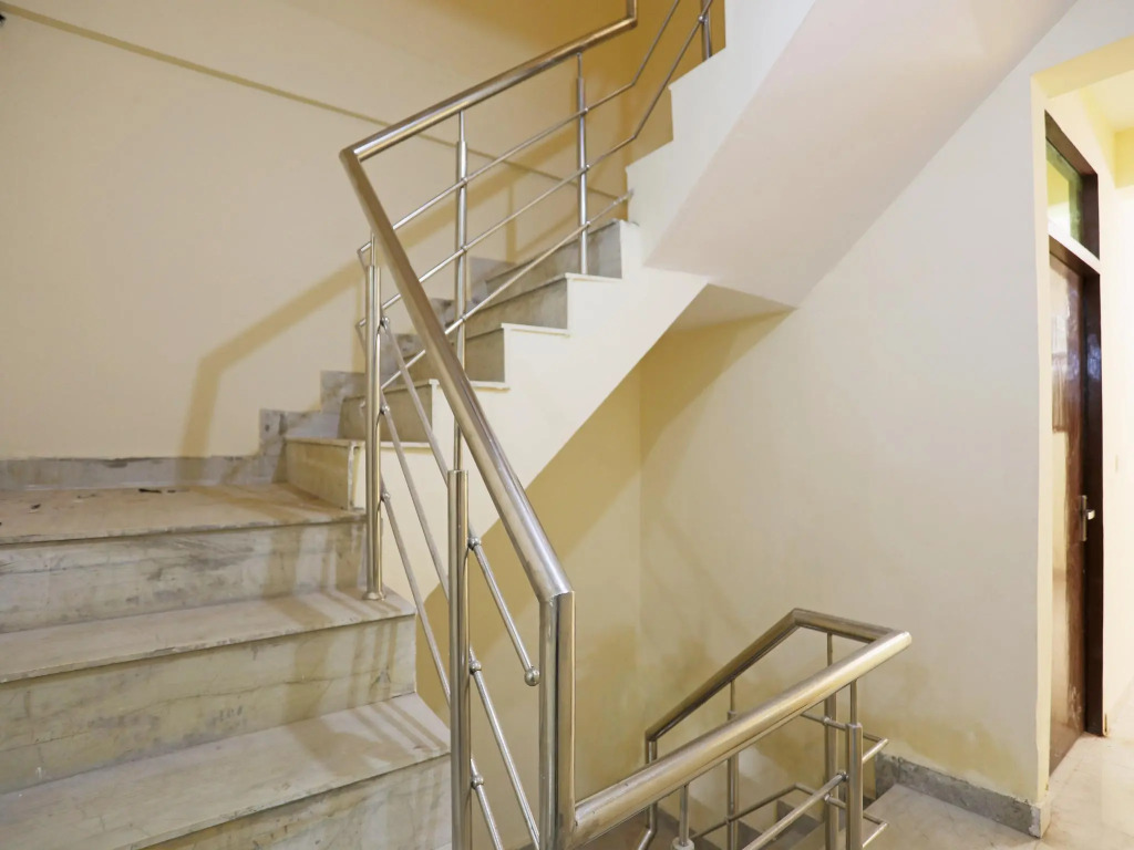 OYO 45288 Hotel 2 Yaars