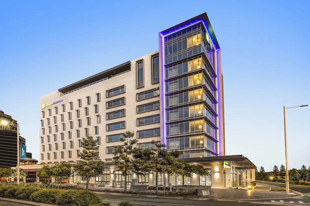 Holiday Inn & Suites Sunshine Coast by IHG