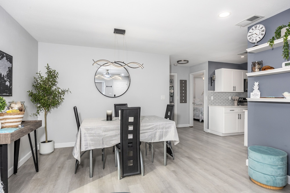 Sunny Urban Escape 3 Bedroom Home