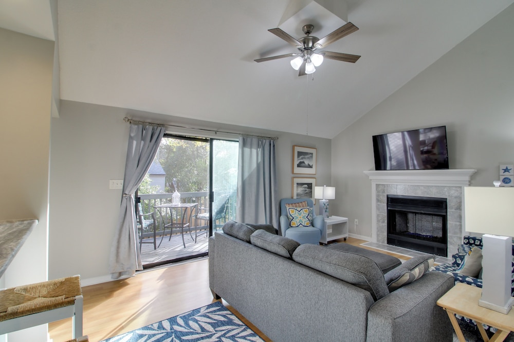 Sun, Surf & Sand in Fort Walton Beach! Cozy Condo