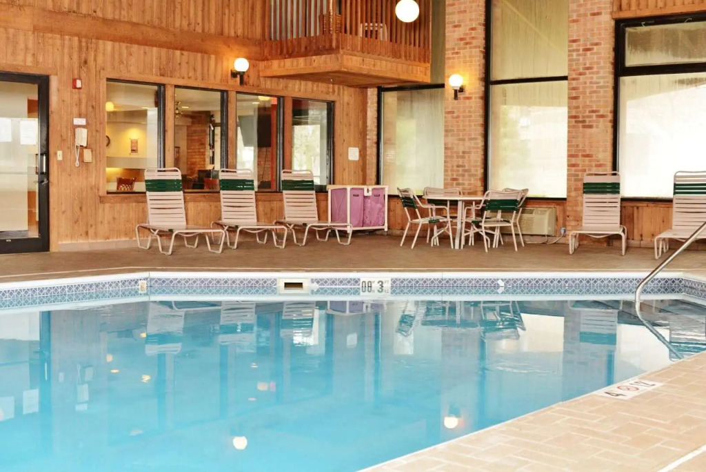 Country Hearth Inn & Suites - Kenton