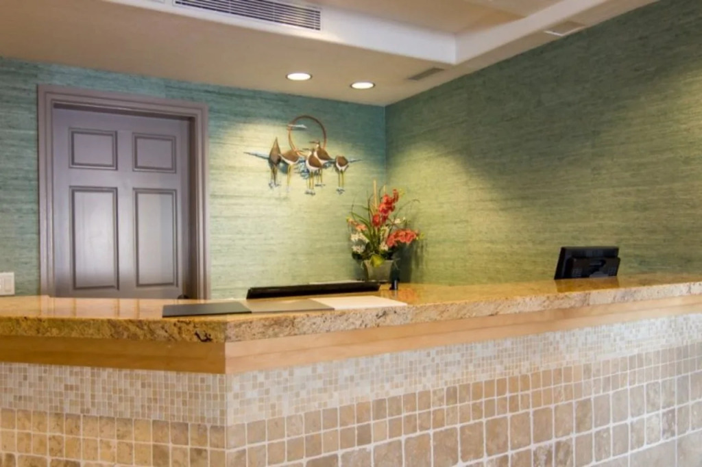 Sandpiper Lodge - Santa Barbara