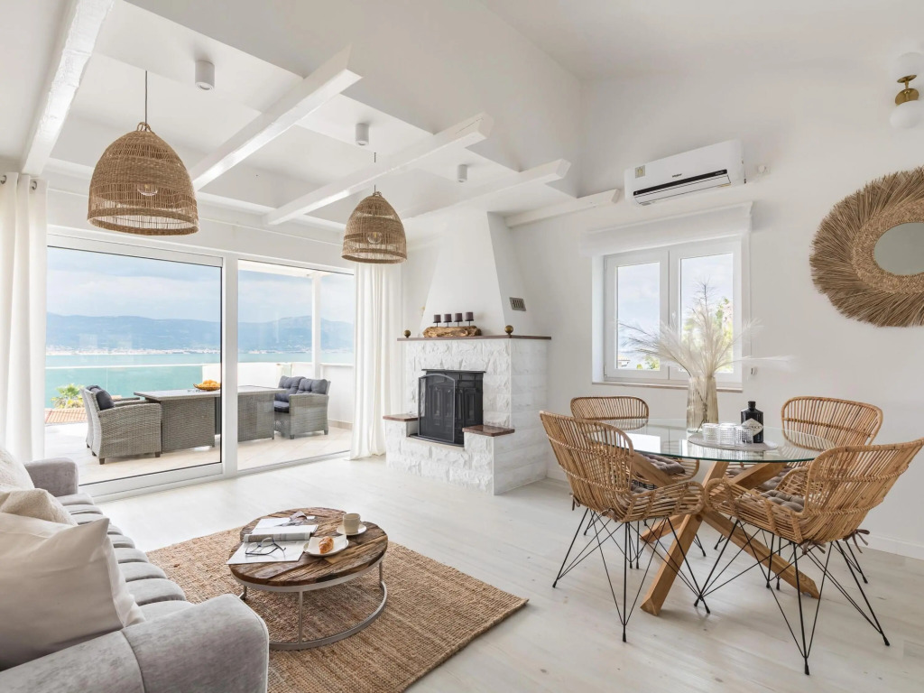 Top Floor Apartment with a Sea View Terrace, Minutes Away From the Sea
