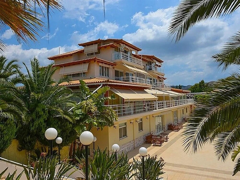Nicolas Megavilla is for Family Vacations! Family Groups From 20 to 70 Guests