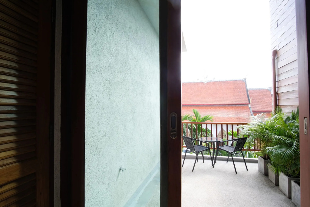 Tapae Gate Villa