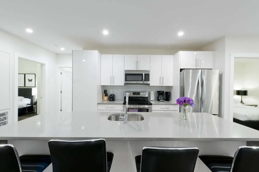 Chic 3BR in Lower Roxbury by Sonder