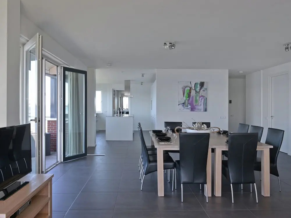 Modern Escape by the Marina