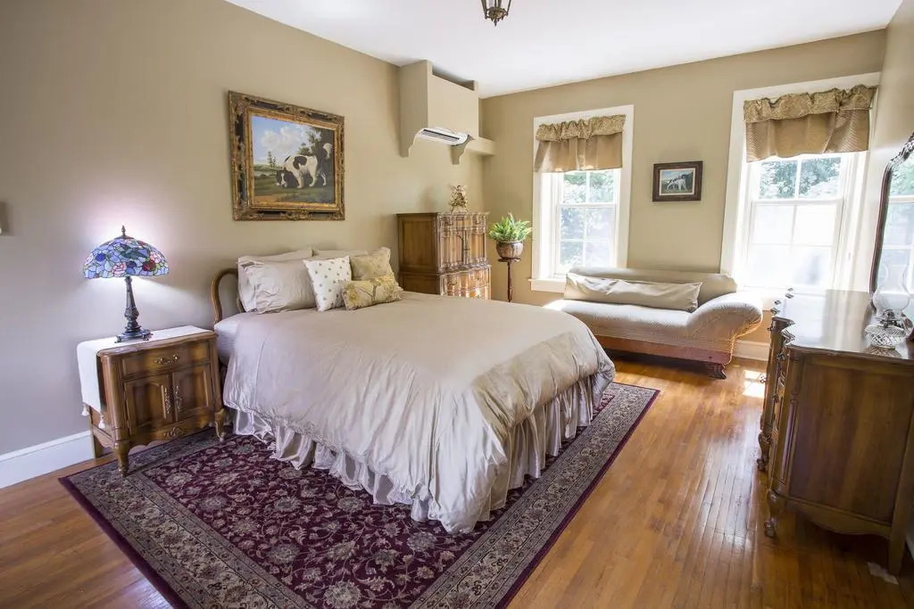Hollinger House