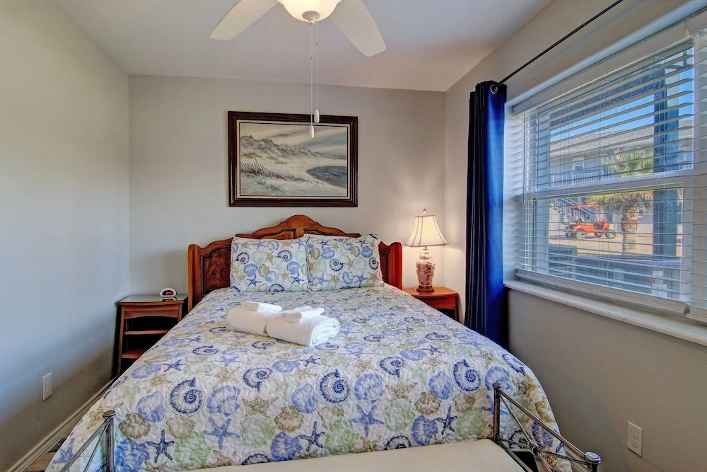 Turtle's Pace Siv5 2 Bedrooms 2 Bathrooms Condo