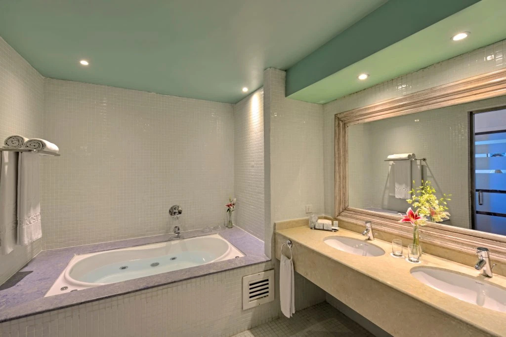 Iberostar Waves Rose Hall Beach - All Inclusive