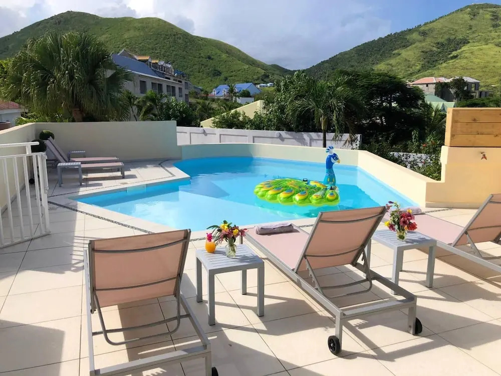 Studio in Cul-de-sac, With Wonderful Mountain View, Shared Pool and Furnished Terrace