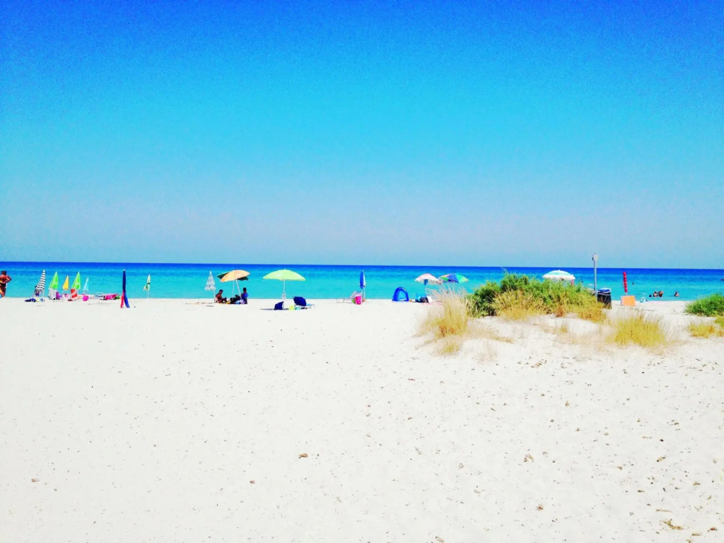 Holiday home surrounded by greenery 100 meters from the sea shore in the town of San Giovanni di Pos-Appartamento Aeres