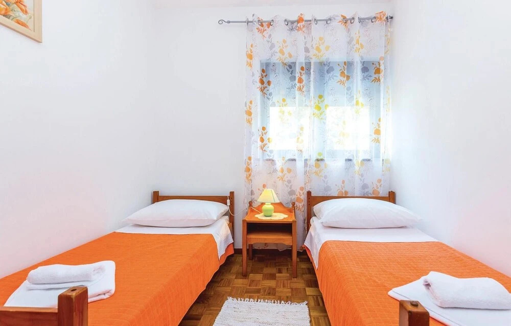 Amazing Home in Novi Vinodolski With Wifi and 4 Bedrooms