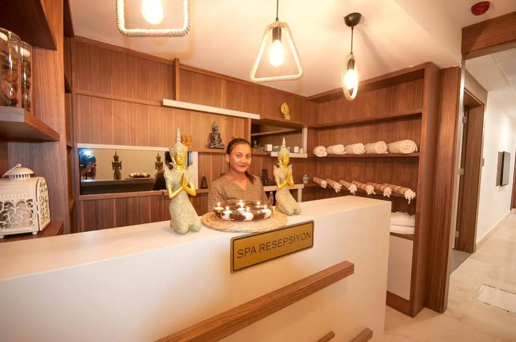 Acroter Hotel Spa