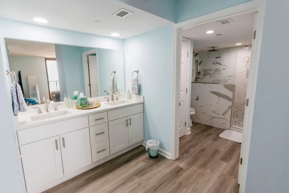 1608 Brighton Tower 2 Bedroom Condo