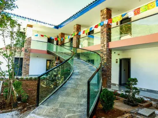 Lugu Lake Lanbo Bay exclusive courtyard