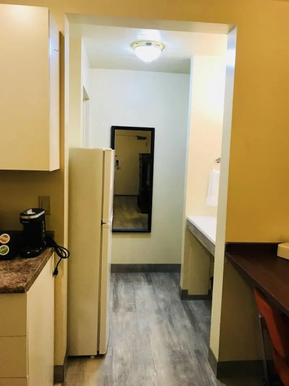 Empire Inn & Suites
