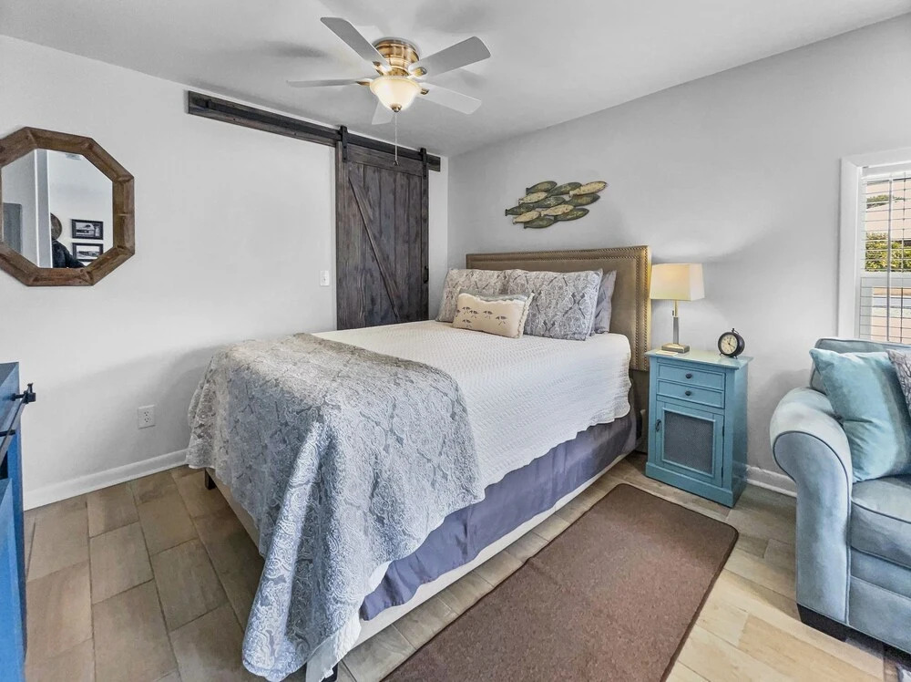Salty Suite 1 Bedroom Townhouse by Redawning