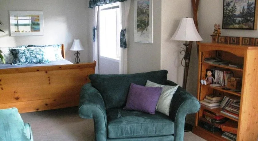Avens ReNaissance B&B