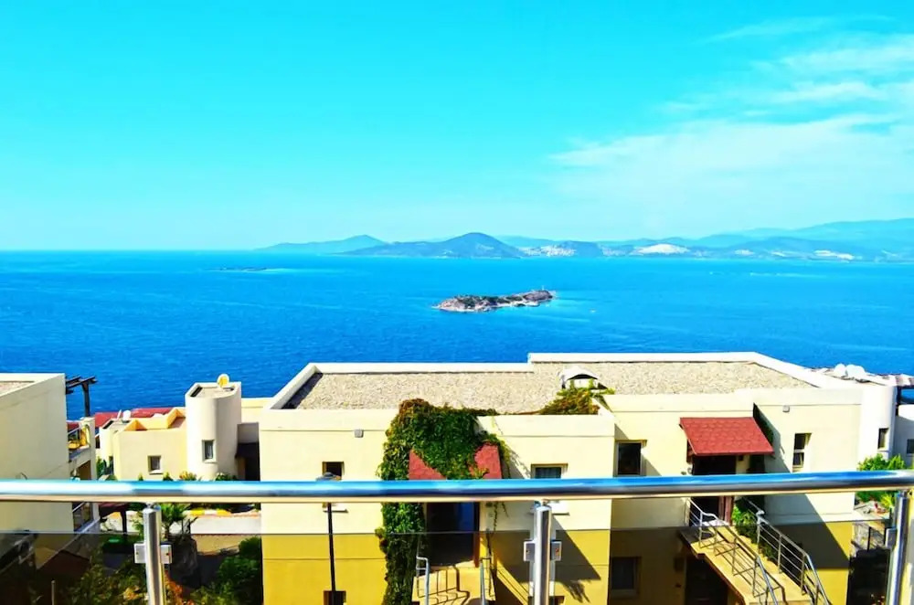 1 Bedroom Apartment Sea View 6 by Likya Global