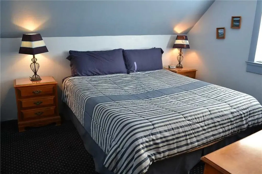 4062 Azure 4 Bedrooms 2 Bathrooms Home