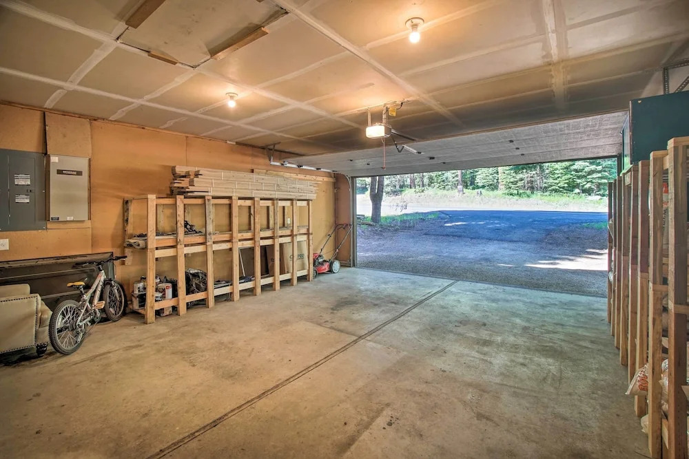 Beautiful Mccall Cabin: Perfect for Families!