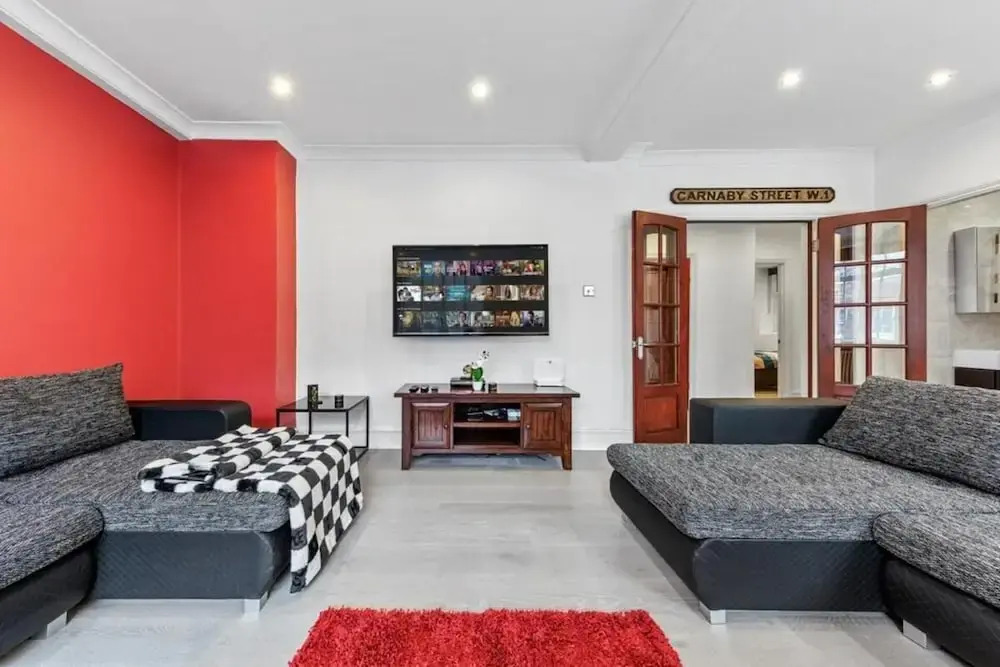 London Chic Apartment - City Center Gem