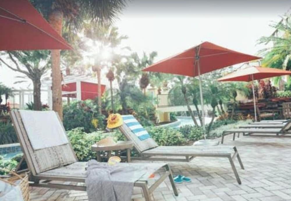 2 Bedroom Condo Next to Disney World! Full of Amenities, Water Park, Golf Course