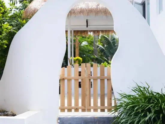 SurfersGarden Guesthouse in RiyueBay