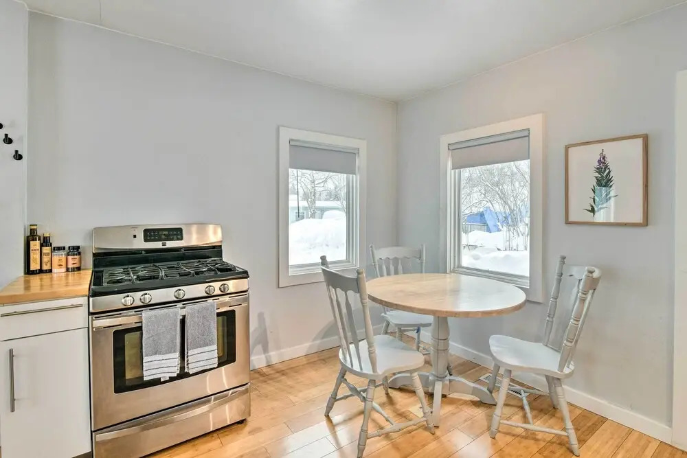 Anchorage Home, Minutes From Downtown