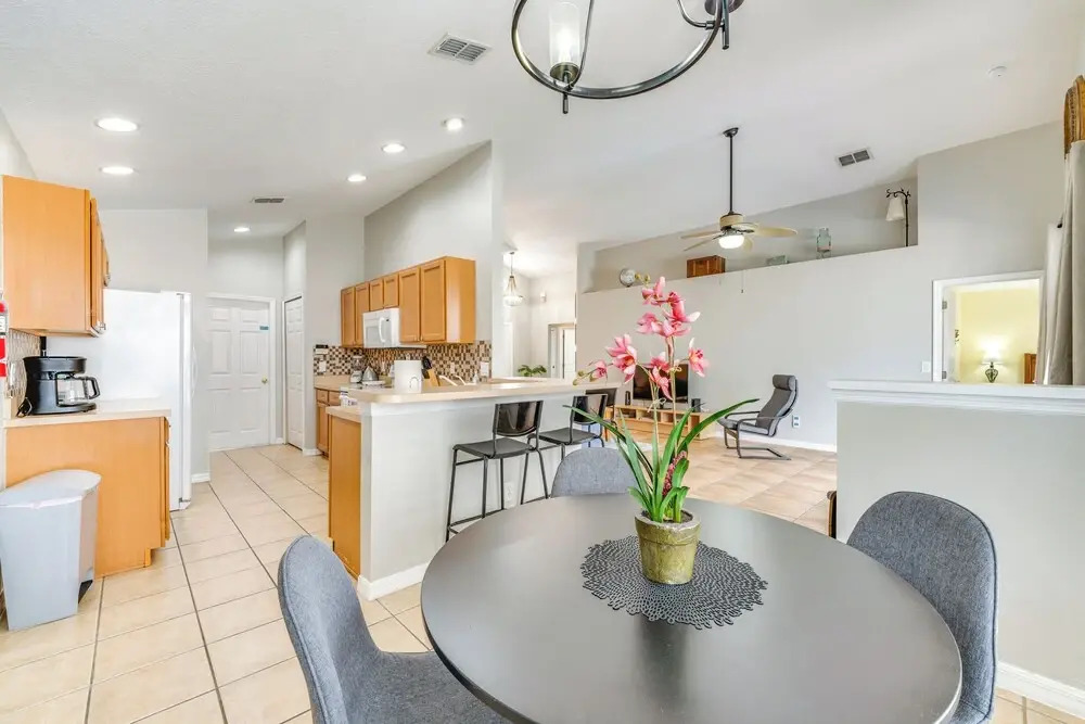10 Mi to Disney: Home w/ Spa & Heated Pool!