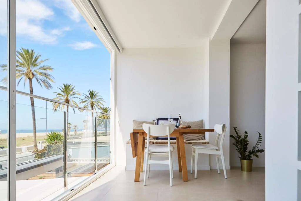 Sunny Beachfront Escape