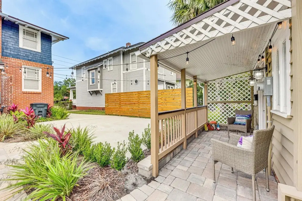Cozy Jacksonville Cottage, Walkable Location!