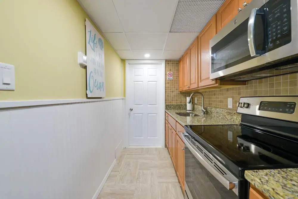 Updated Oceanside Condo - 5 Miles to Cape May!