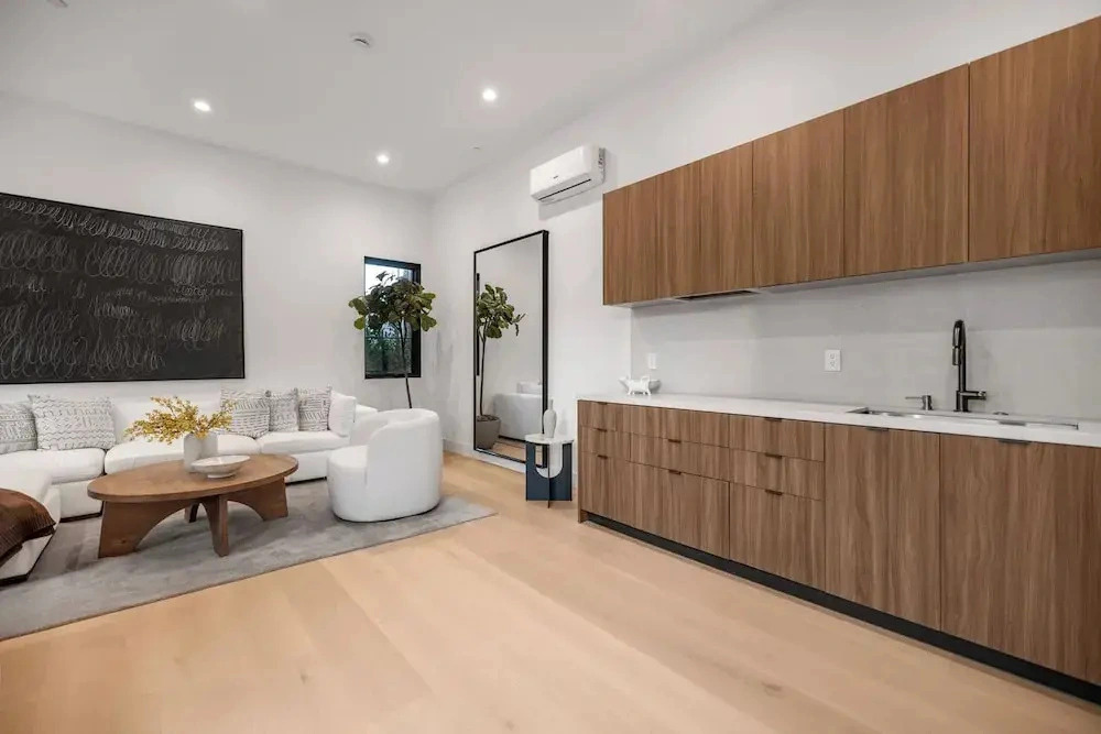 Colfax Estate   Modern Luxury Oasis in Prime Colfax Meadows