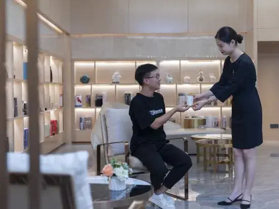 Yeste International Hotel (Guiyang Gaotie North Station Guanshanhu Park)