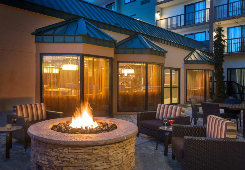 Courtyard by Marriott Cleveland Beachwood