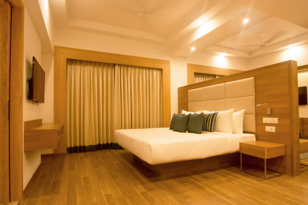 Lemon Tree Hotel, Sector 60, Gurugram