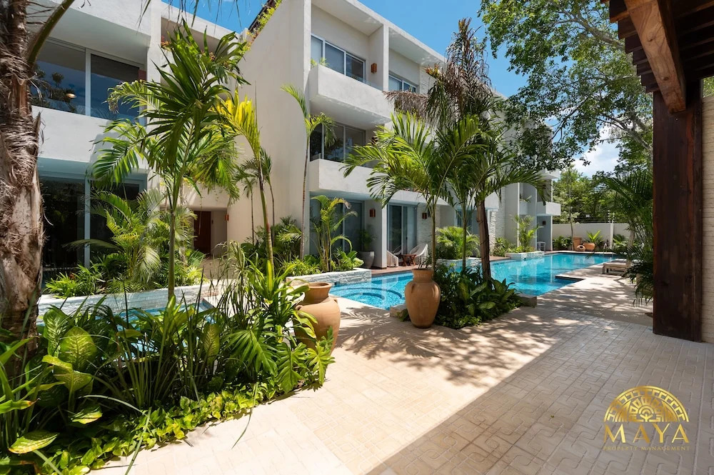 NHOA 107C Lux 1BR Condo Pool access in Aldea Zama