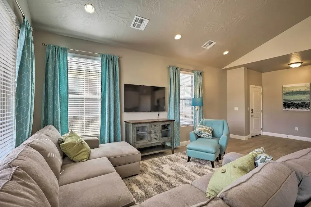 Utah Home w/ Pool Access: Near St George & Zion!
