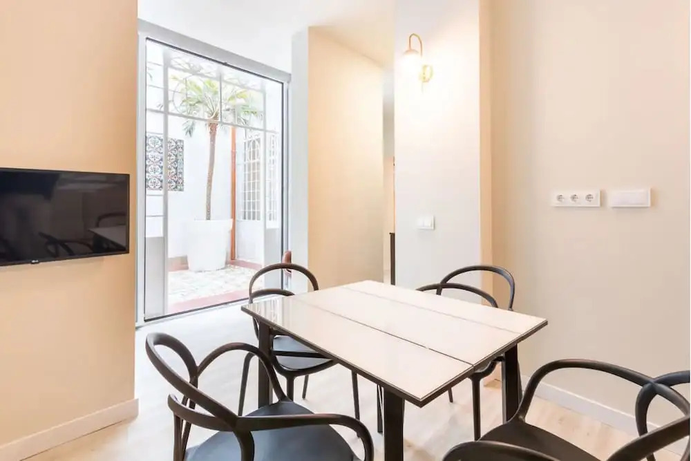 Harinas Central Apartments by Valcambre