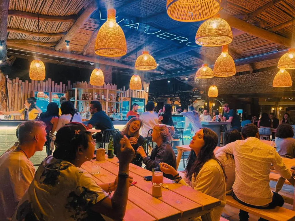 Viajero Huacachina Hostel