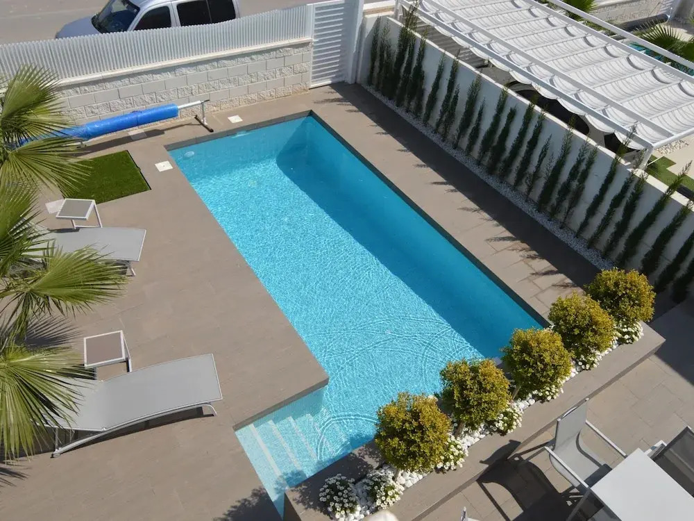 Villa with Garden & Roof Deck