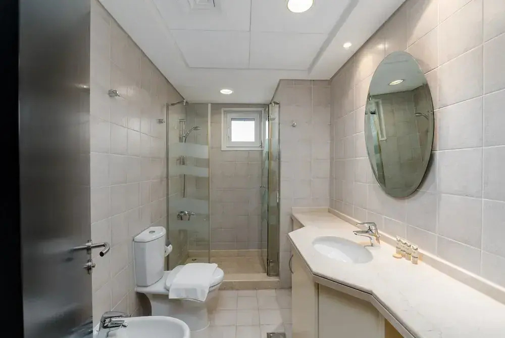 Artsy 4BR DIP Villa w Community Pool Gym