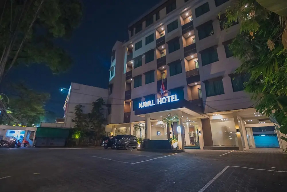 RedDoorz Premium near Paris Van Java Mall